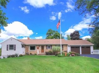 26 Reitz Pkwy, Pittsford, NY 14534