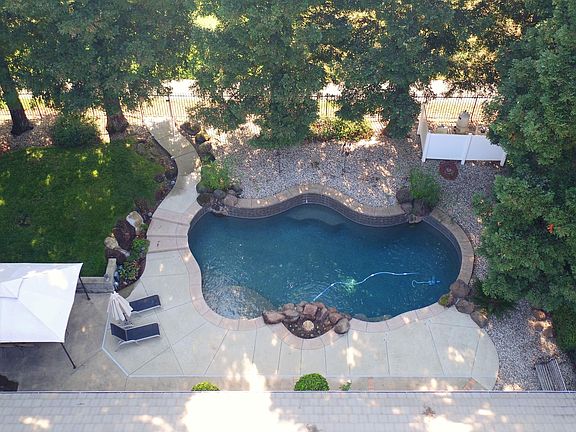 3rd image of 3661 Eagle Pkwy