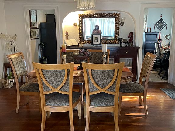 4th image of 621 Pioneer Dr