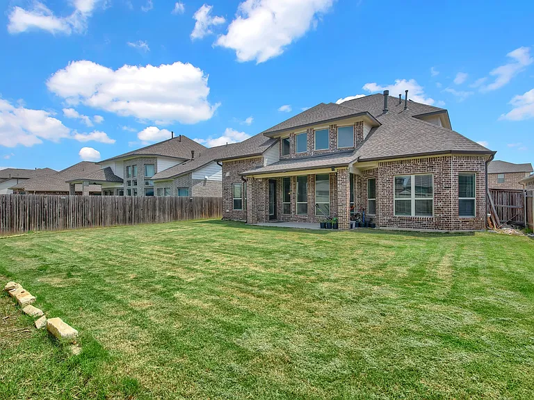 205 Calera St — Photo 29