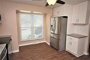 3rd image of 406 Edgetree Ln