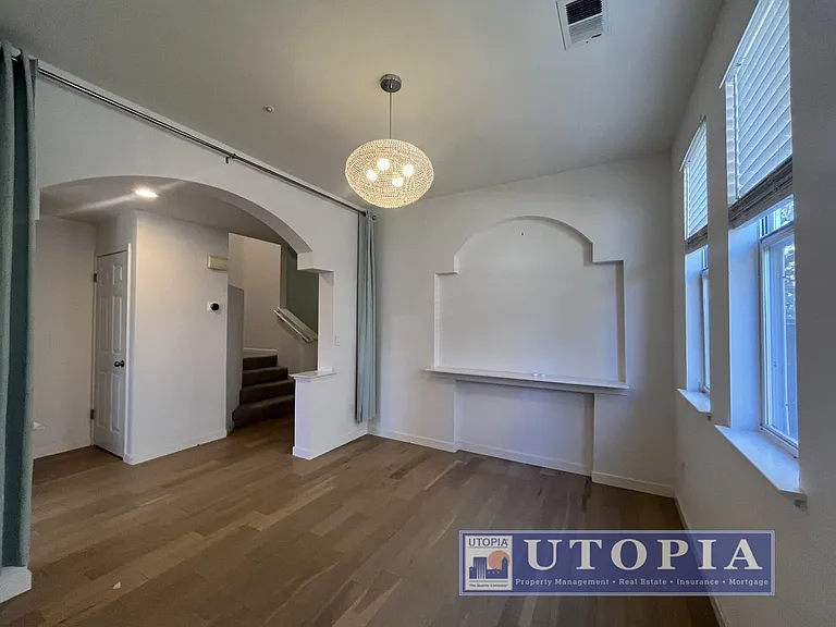 313 Village Cir — Photo 5