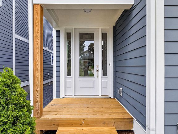 5th image of 516 Heather Dr #1/2