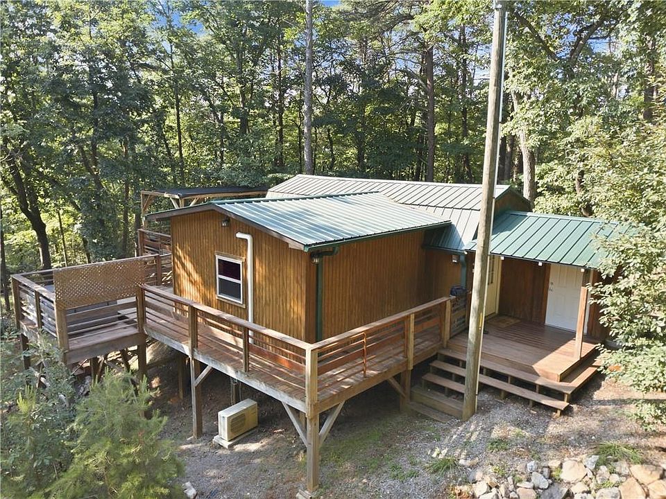 1st image of 225 Overlook Cir