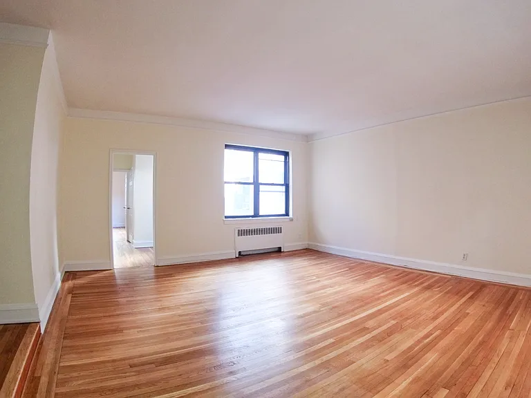17 E 67th St #5E — Photo 1