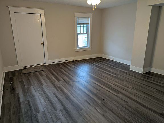 3rd image of 1033 Woodside Blvd