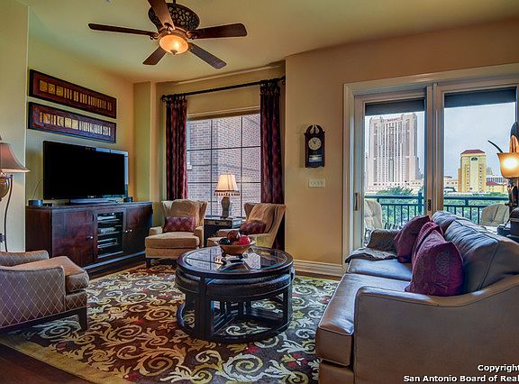 4th image of 215 N CENTER #311
