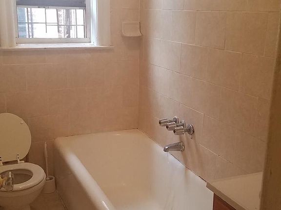 4th image of 1614 Bedford Ave APT 3E