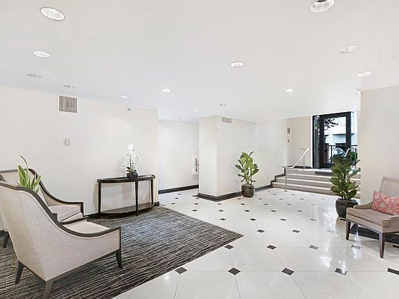 3rd image of 1045 Mason St APT 1