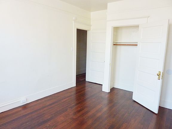 3rd image of 1558 Howard St