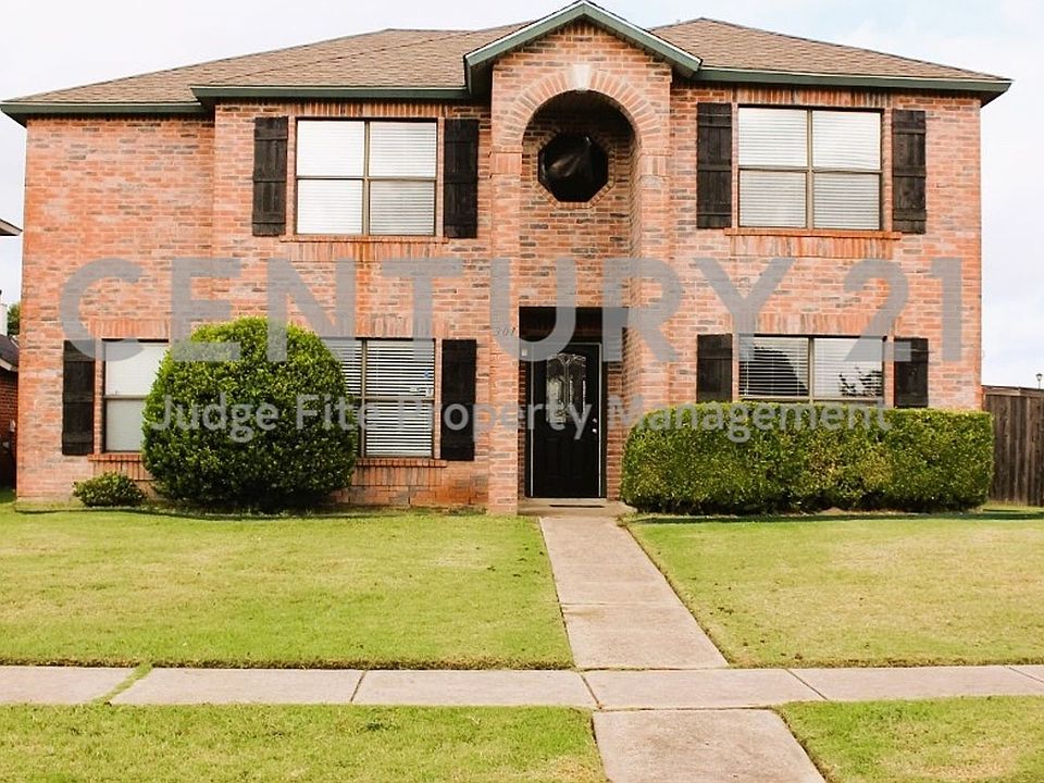 1st image of 301 Sandlewood Ln