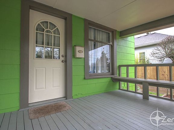 3rd image of 704 W 21st St
