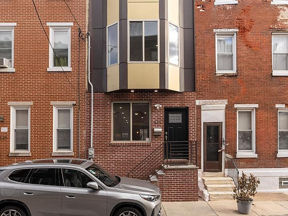 3rd image of 827 Leland St