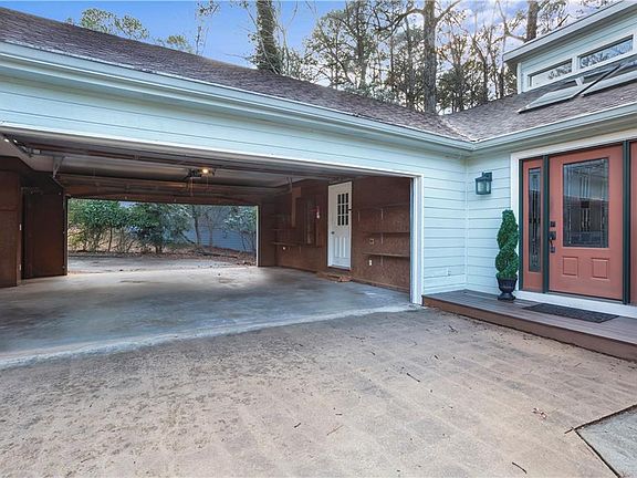 2nd image of 4069 Howell Ferry Rd