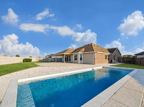 9035 Bluestar Ln, Baytown, TX 77521