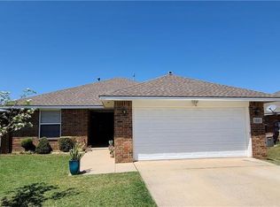 1201 Blue Ridge Ln, Moore, OK 73160