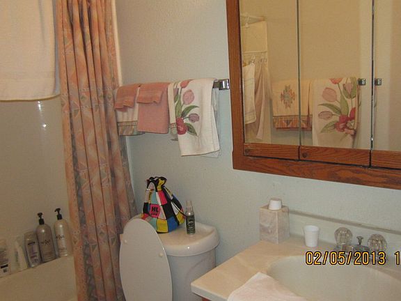 3rd image of 543 E Hilton Ave