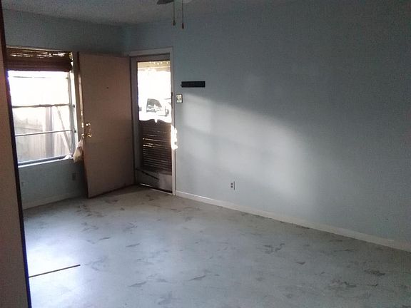 2nd image of 2505 Sherwood Ln
