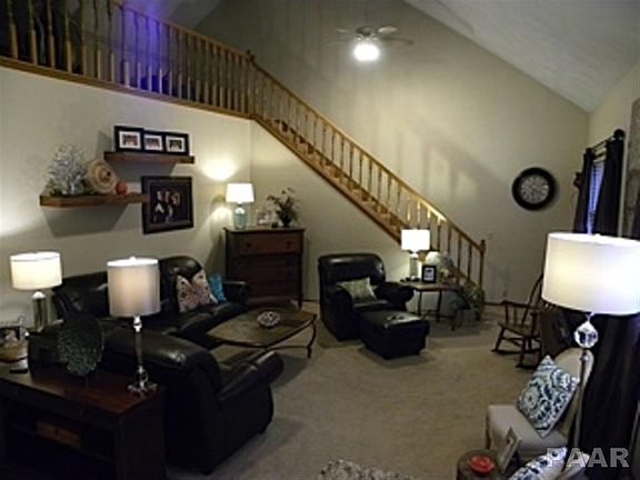 4th image of 2022 W Clarewood Ave