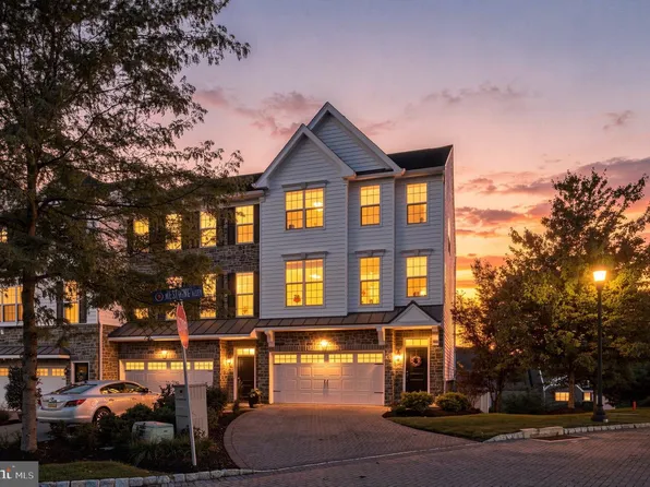 121 Corvus Cir, Media, PA 19063