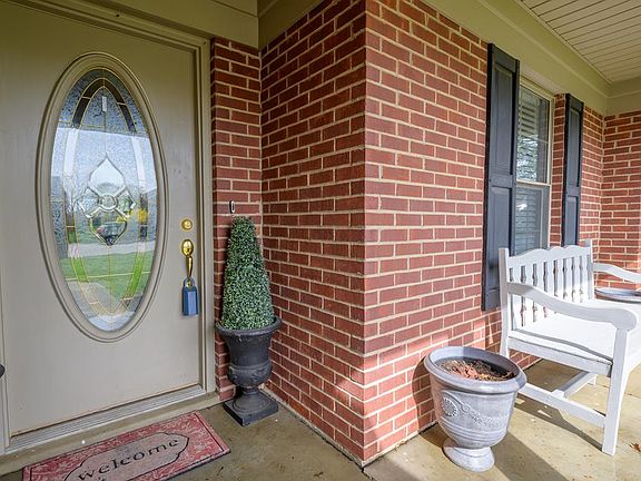3rd image of 2934 Turfway Dr