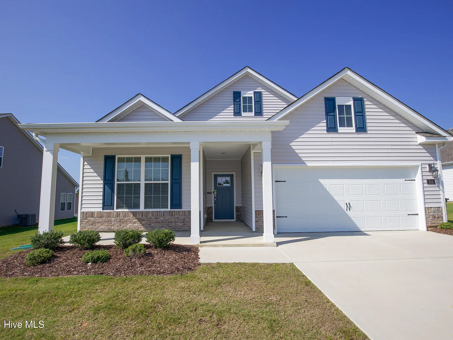 3 bed, 3.0 bath, 2388 sqft, $2,300 — Photo 1