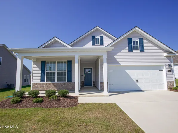 512 Ragapple Ln, Aberdeen, NC 28315