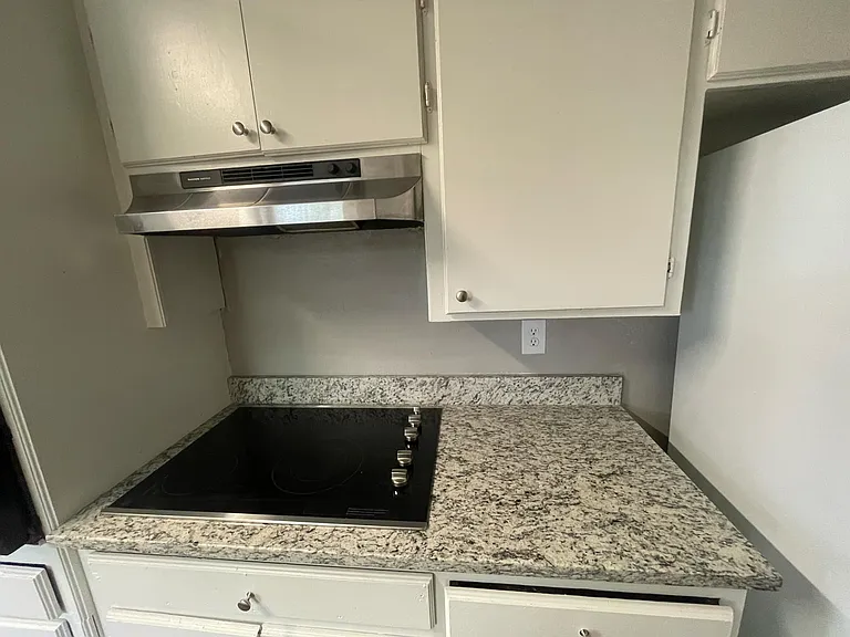 1252 S 27th Pl — Photo 14