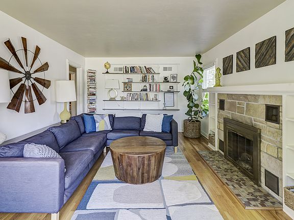 4th image of 552 Elmdale Ct