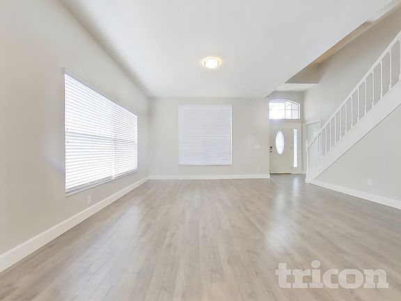 5th image of 1990 Turnberry Dr
