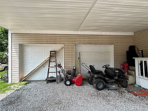 2nd image of 10118 Hall Ave