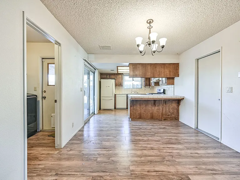 405 Fountain St — Photo 9