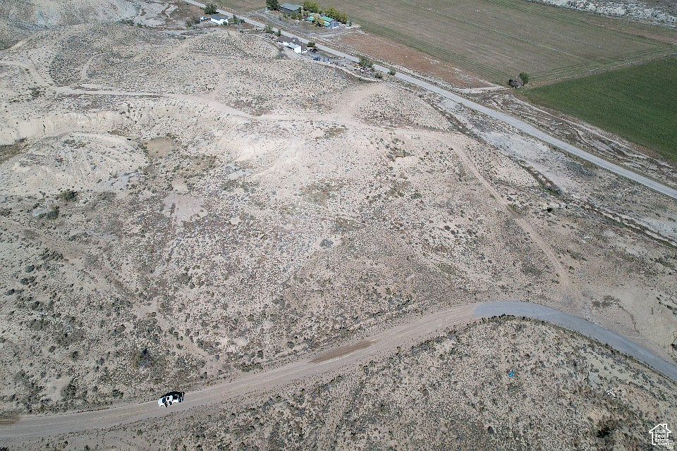 2nd image of 100 W Cemerty Rd