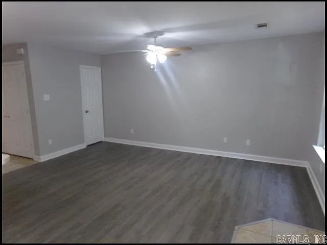 185 Charles Dr — Photo 2
