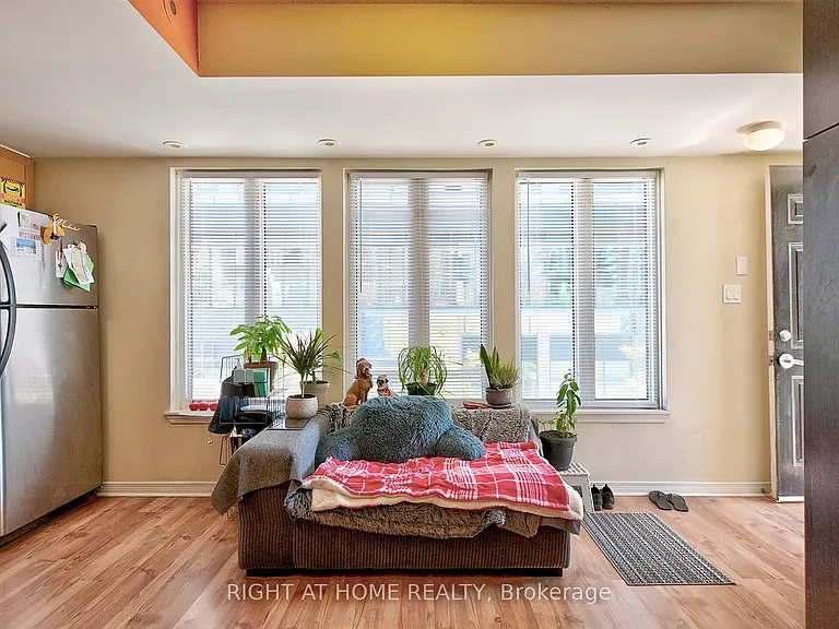 22 Western Battery Rd #109 — Photo 16