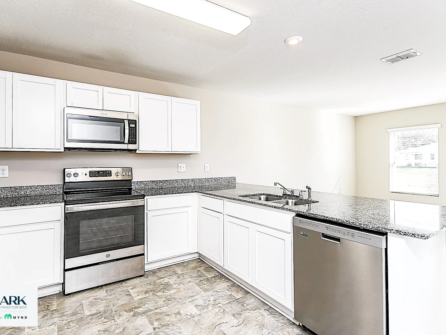 4 bed, 2.0 bath, 1449 sqft, $1,725 — Photo 3