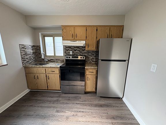 5th image of 18953 Hilliard Blvd APT 2