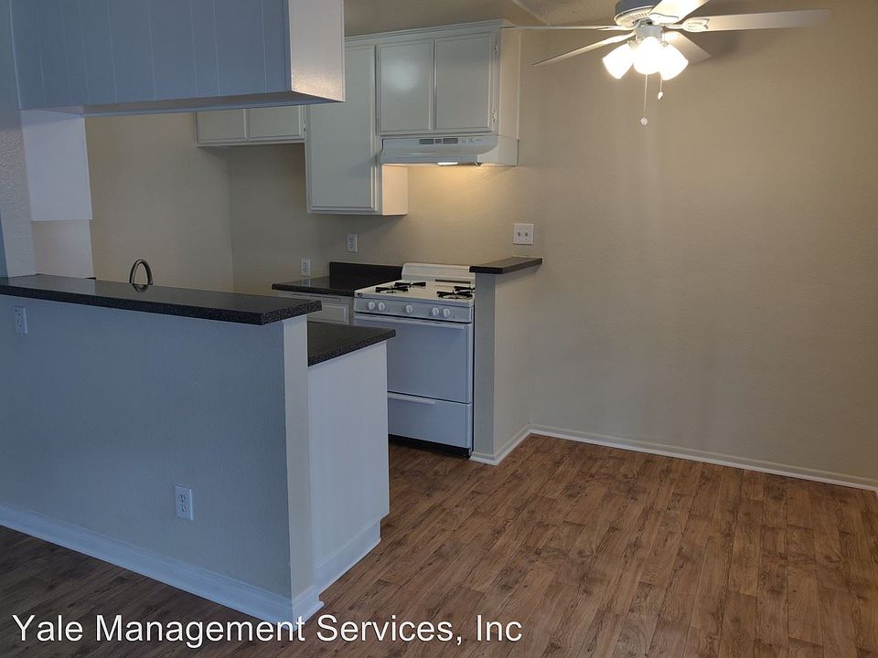 2nd image of 21821 Saticoy St APT 1