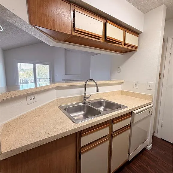 232 Afton Sq #309 — Photo 12