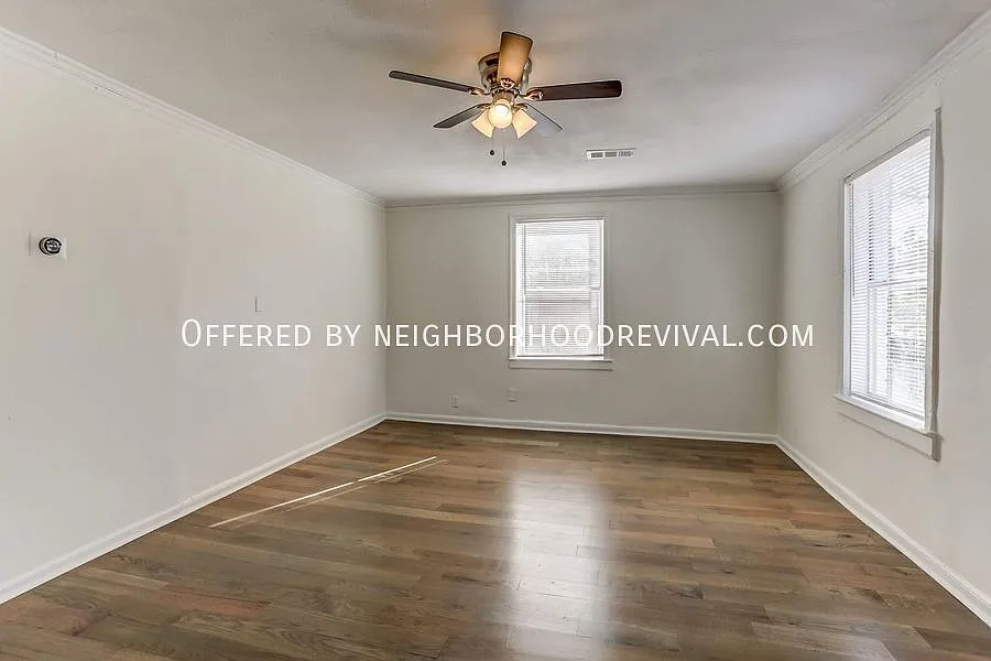 Spacious 3-bedroom home in the University of Memphis area, 2,069 square feet with a bath and a half. — Photo 3
