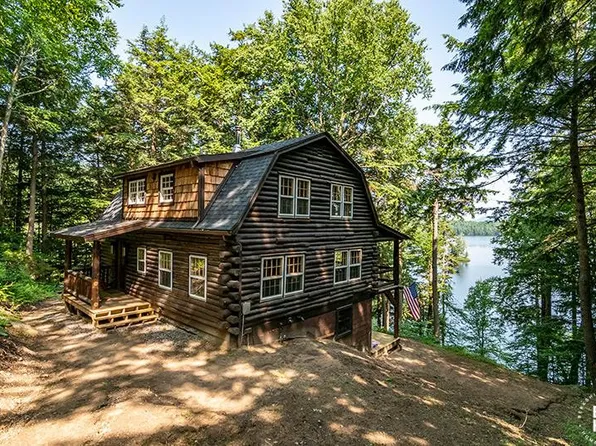 33 Gull Pond Rd, Tupper Lake, NY 12986