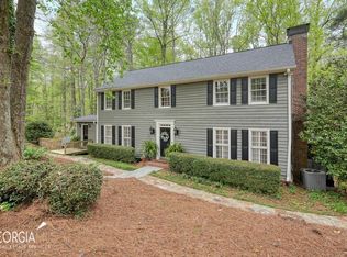 1553 Huntingdon Trl, Sandy Springs, GA 30350