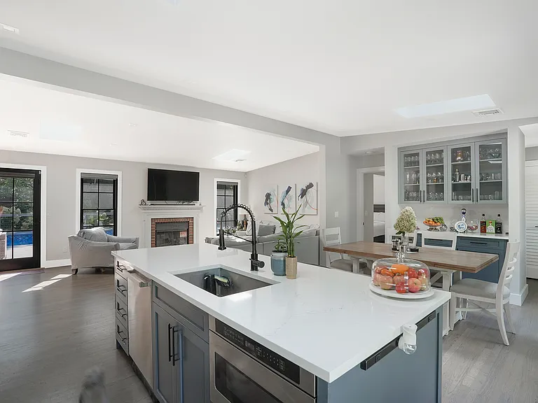 42 Sandra Rd — Photo 11