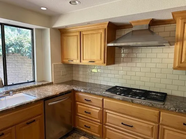 2890 Huntington Blvd APT 141, Fresno, CA 93721
