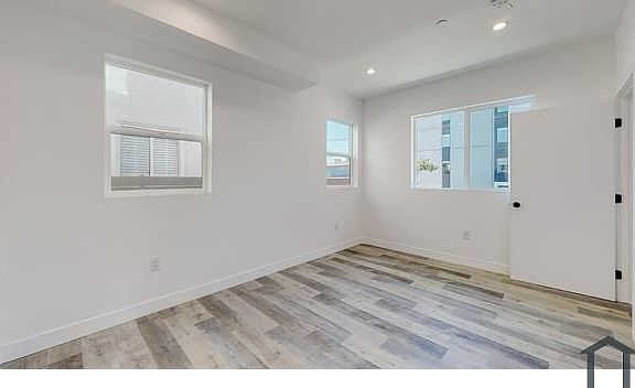 4th image of 234 N Burlington Ave