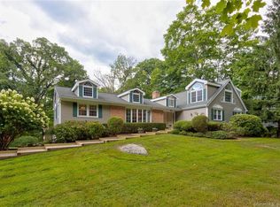 374 Webbs Hill Rd, Stamford, CT 06903