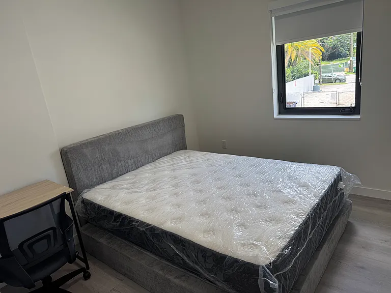 2034 SW 3rd Ave W #12 — Photo 3