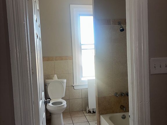 4th image of 6003 N 11th St #1B