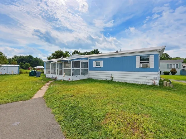 19 1st Ave, Westfield, MA 01085