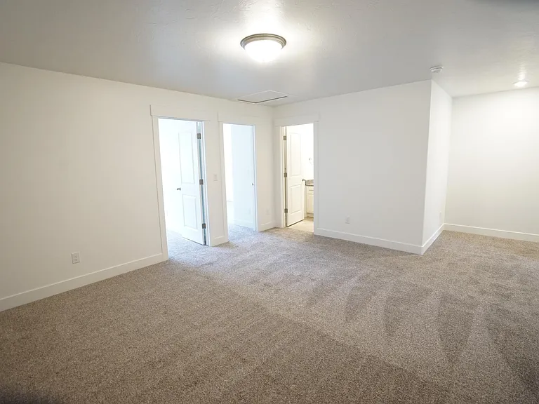 1006 S 200 E — Photo 25